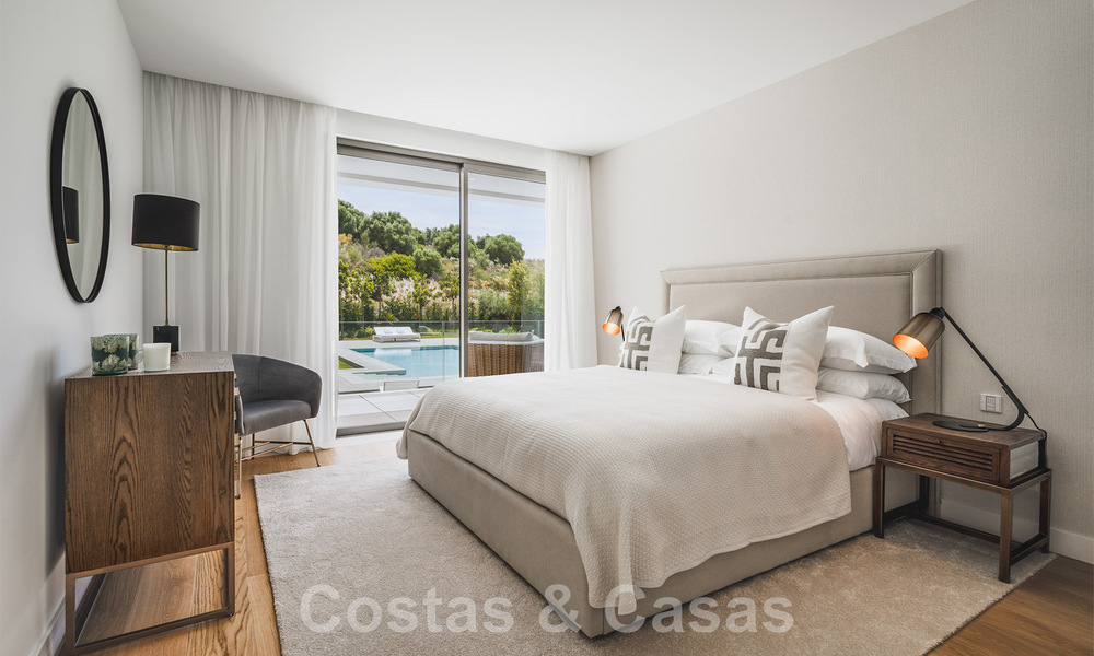 Nieuwe moderne vrijstaande luxe villa's te koop op de New Golden Mile, tussen Marbella en Estepona. Instapklaar. 43070