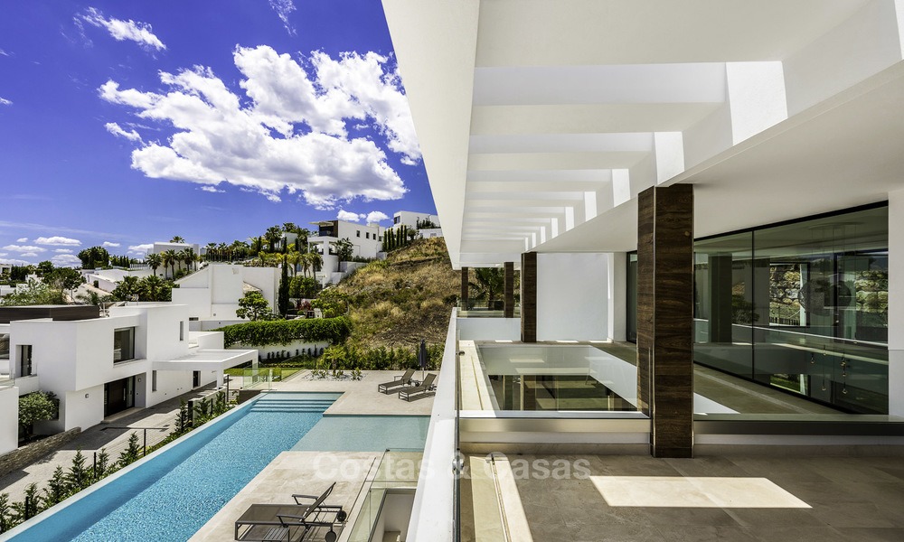 Gloednieuwe moderne designer villa met prachtig zeezicht te koop, instapklaar, Benahavis - Marbella 13689