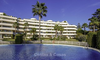 Appartementen en Penthouses te koop in een luxe strandcomplex op de New Golden Mile, tussen Marbella en Estepona 13770 
