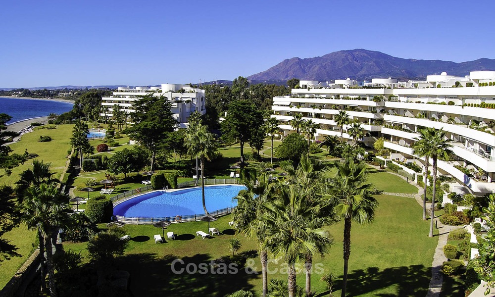 Appartementen en Penthouses te koop in een luxe strandcomplex op de New Golden Mile, tussen Marbella en Estepona 13787
