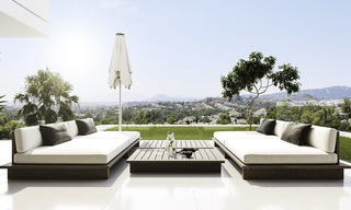 Mooi perceel bouwgrond met goedgekeurde vergunning te koop, direct aan de golfbaan, Nueva Andalucia, Marbella 13823 