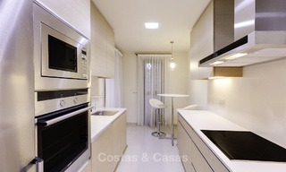 Charmant klasse appartement te koop in een stijlvolle urbanisatie, strandzijde tussen Marbella en Estepona 13923 