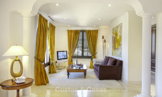 Fraaie gerenoveerde luxe villa in rustieke stijl te koop binnen het exclusieve La Zagaleta Golfresort, Benahavis - Marbella 23254 