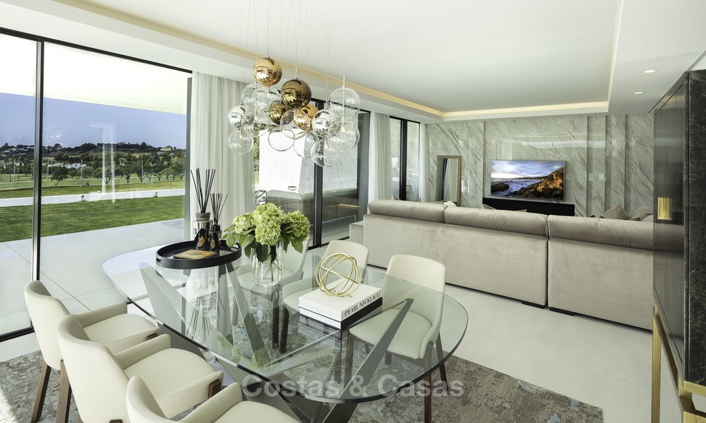 Prachtige volledig gerenoveerde luxe villa te koop, direct aan de golfbaan, Nueva Andalucia, Marbella 14244