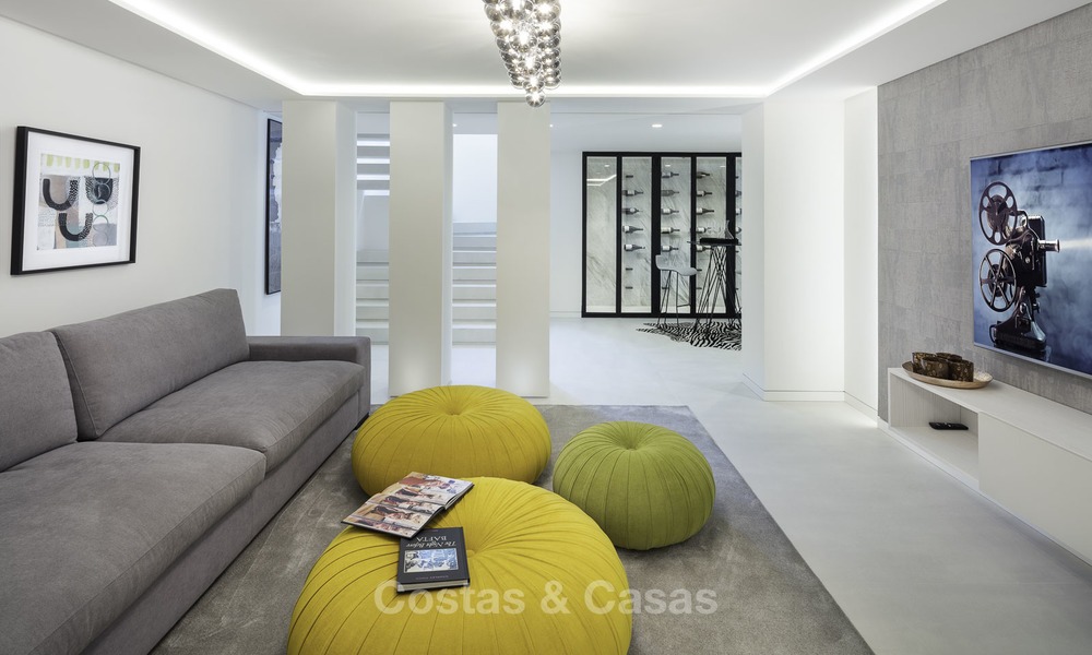 Prachtige volledig gerenoveerde luxe villa te koop, direct aan de golfbaan, Nueva Andalucia, Marbella 14253