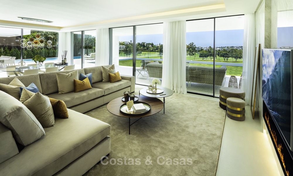 Prachtige volledig gerenoveerde luxe villa te koop, direct aan de golfbaan, Nueva Andalucia, Marbella 14257