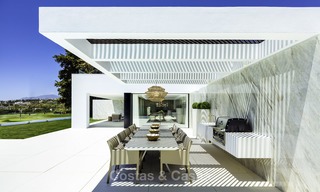 Prachtige volledig gerenoveerde luxe villa te koop, direct aan de golfbaan, Nueva Andalucia, Marbella 14258 