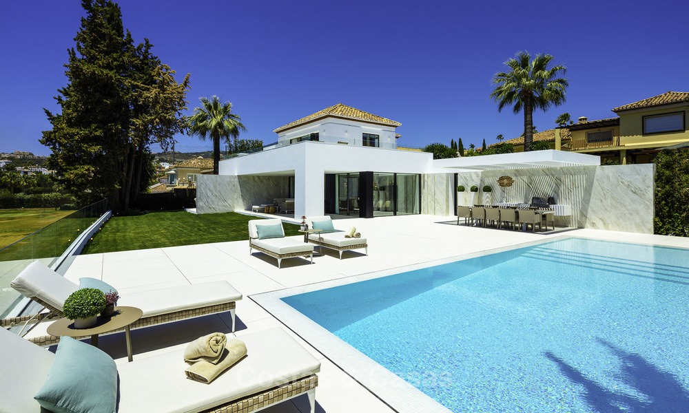 Prachtige volledig gerenoveerde luxe villa te koop, direct aan de golfbaan, Nueva Andalucia, Marbella 14260