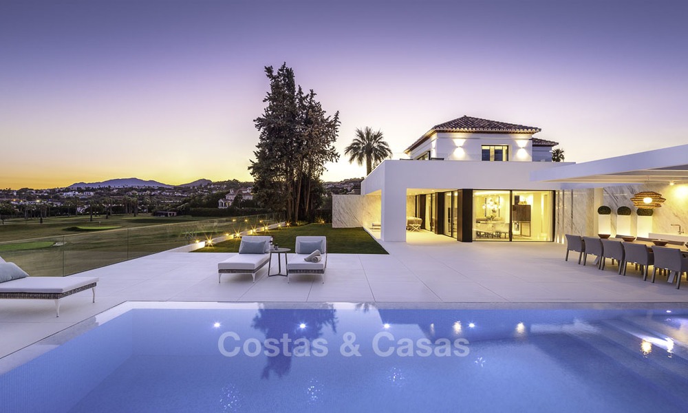 Prachtige volledig gerenoveerde luxe villa te koop, direct aan de golfbaan, Nueva Andalucia, Marbella 14270