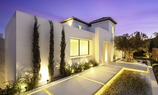 Prachtige volledig gerenoveerde luxe villa te koop, direct aan de golfbaan, Nueva Andalucia, Marbella 14271 