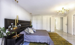Gigantisch, zeer stijlvol 4-slaapkamer penthouse appartement te koop, in een prestigieus strandcomplex in Marbella - Estepona 14341 