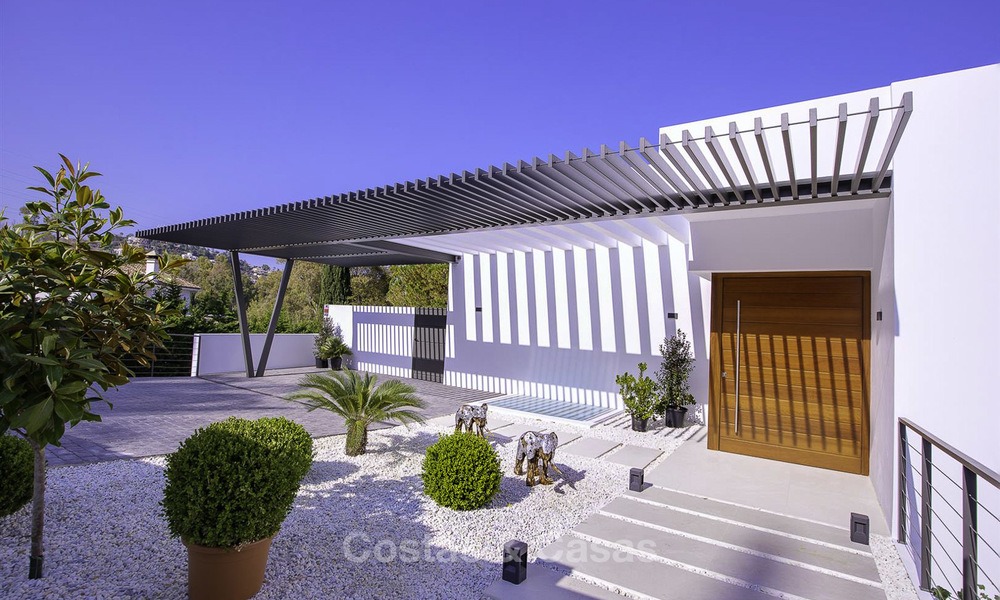 Gloednieuwe moderne villa te koop, instapklaar, dichtbij San Pedro centrum, in Benahavis - Marbella 14616