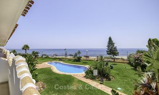 Volledig gerenoveerd appartement met panoramisch zeezicht te koop, direct aan het strand, Mijas Costa 14662 