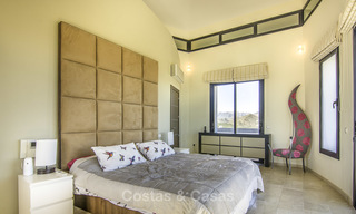 Prachtige modern-Andalusische villa met spectaculair panoramisch zeezicht te koop in Oost-Marbella 14805 