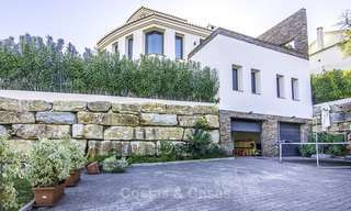 Prachtige modern-Andalusische villa met spectaculair panoramisch zeezicht te koop in Oost-Marbella 14816 