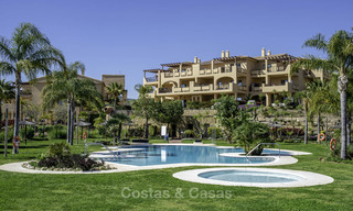 Te koop: instapklare, charmante luxe appartementen in Andalusische stijl, met adembenemend zeezicht, Benahavis - Marbella 14838 