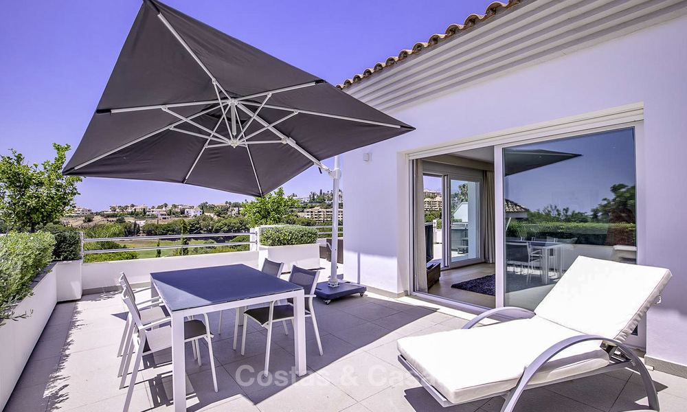 Elegante en zeer ruime modern-klassieke villa te koop, direct aan de golfbaan in Elviria, Oost-Marbella 14885