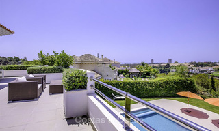 Elegante en zeer ruime modern-klassieke villa te koop, direct aan de golfbaan in Elviria, Oost-Marbella 14886 
