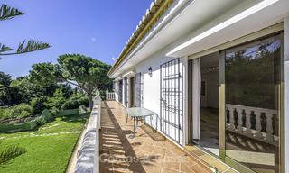 Ruime klassieke villa met uitstekend potentieel te koop in een rustige omgeving van Elviria in Oost-Marbella 15185 