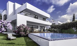 Nieuwe minimalistische luxe villa's te koop, op loopafstand van het strand en recreatiehaven in Benalmadena 15273 