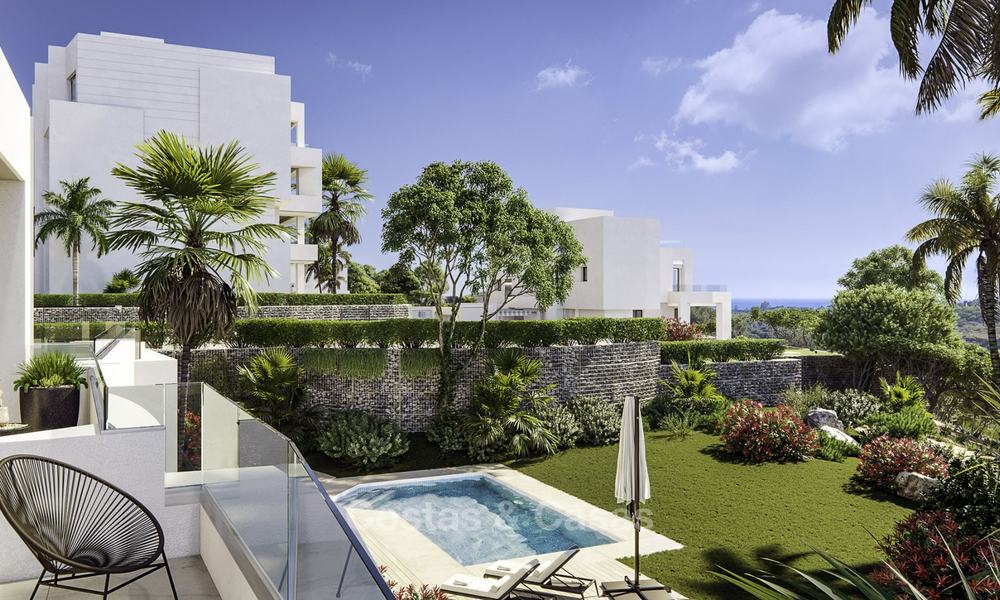 Nieuwe luxueuze appartementen direct aan de golfbaan te koop, met prachtig zee- en golfzicht, Oost-Marbella 16779