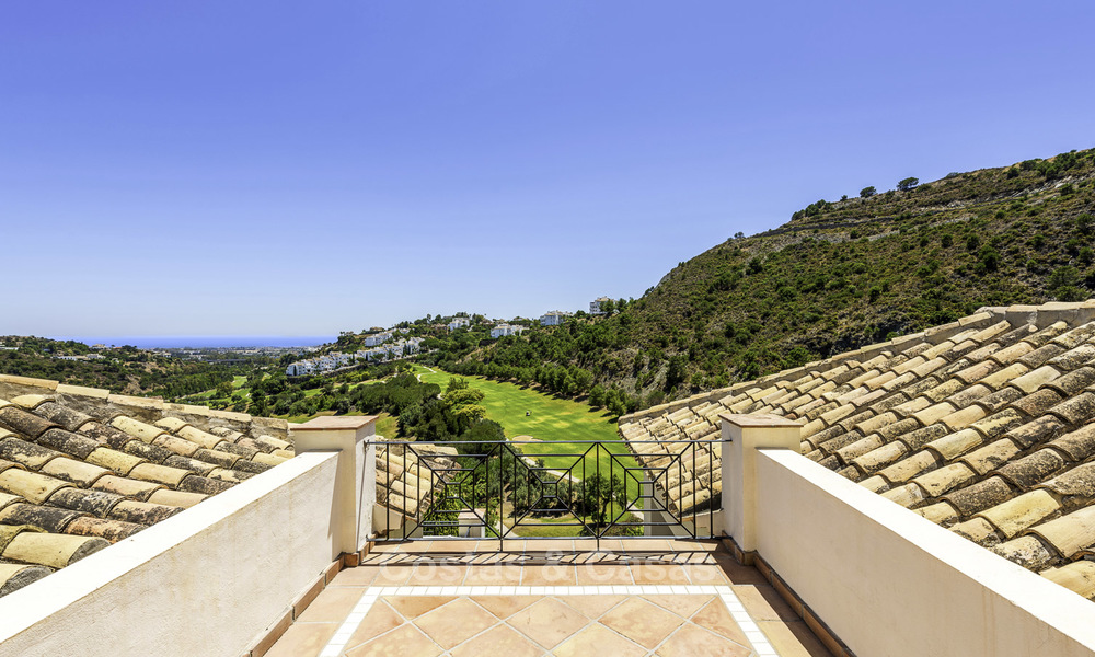 Prachtige villa in modern-mediterrane stijl te koop, eerstelijns golf, Benahavis - Marbella 15404