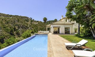 Prachtige villa in modern-mediterrane stijl te koop, eerstelijns golf, Benahavis - Marbella 15405 