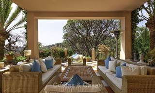 Gezellige villa in traditionele stijl te koop, met uitzicht op zee en de bergen, in El Madroñal, Benahavis - Marbella 16056 