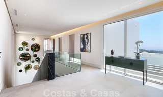 Prachtige eigentijdse luxe villa met uitzicht op zee en bergen te koop, Benahavis - Marbella 27996 