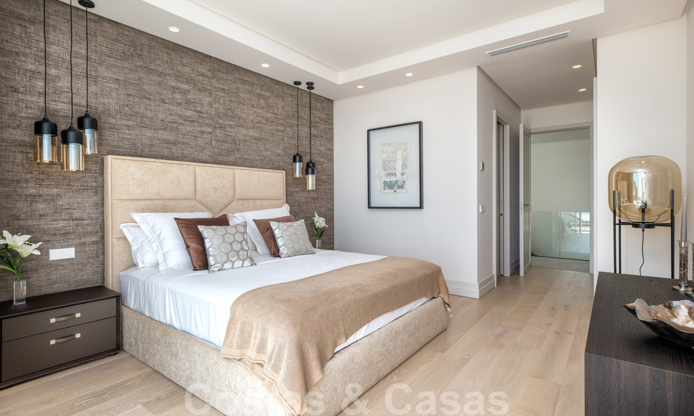 Prachtige eigentijdse luxe villa met uitzicht op zee en bergen te koop, Benahavis - Marbella 28000