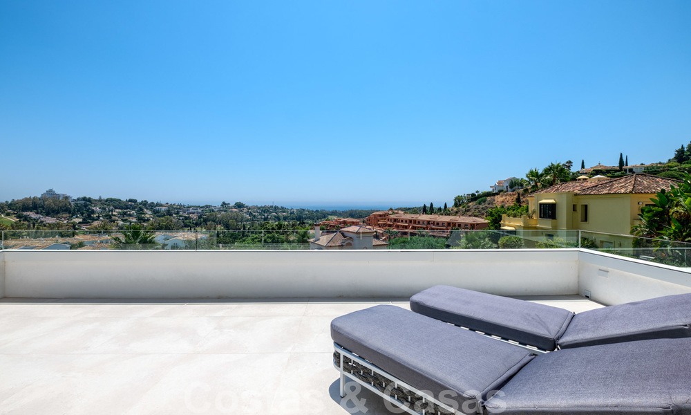 Prachtige eigentijdse luxe villa met uitzicht op zee en bergen te koop, Benahavis - Marbella 28003