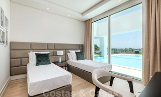 Prachtige eigentijdse luxe villa met uitzicht op zee en bergen te koop, Benahavis - Marbella 28018 