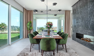 Prachtige eigentijdse luxe villa met uitzicht op zee en bergen te koop, Benahavis - Marbella 28033 