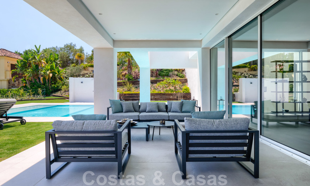 Prachtige eigentijdse luxe villa met uitzicht op zee en bergen te koop, Benahavis - Marbella 28040
