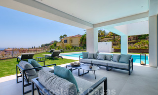 Prachtige eigentijdse luxe villa met uitzicht op zee en bergen te koop, Benahavis - Marbella 28041 