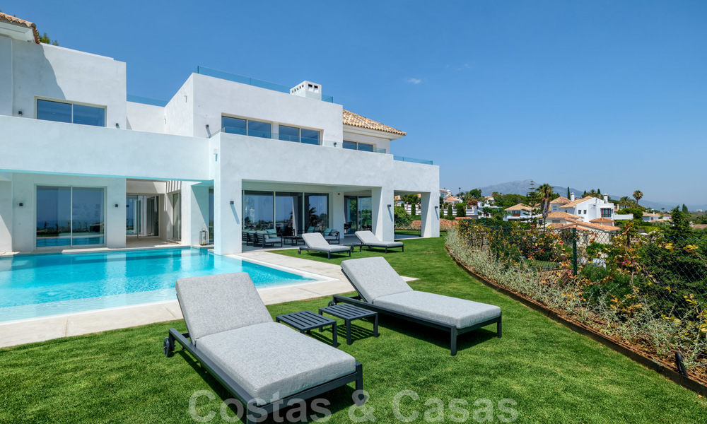 Prachtige eigentijdse luxe villa met uitzicht op zee en bergen te koop, Benahavis - Marbella 28045