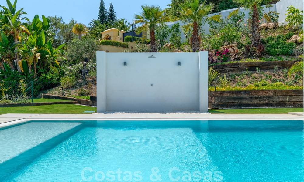 Prachtige eigentijdse luxe villa met uitzicht op zee en bergen te koop, Benahavis - Marbella 28049