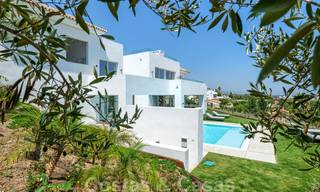 Prachtige eigentijdse luxe villa met uitzicht op zee en bergen te koop, Benahavis - Marbella 28051 