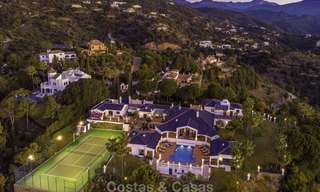 Imposante Andalusische villa met gastenverblijf, tennisveld en ongeëvenaard zeezicht te koop in El Madroñal, Benahavis - Marbella 15970 