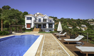 Charmante rustiek-moderne luxe villa met fantastische vergezichten te koop, in een prachtig landgoed te Benahavis - Marbella 16130 