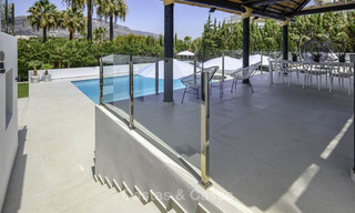Indrukwekkende en luxueuze eigentijdse designer villa te koop, instapklaar, Nueva Andalucia, Marbella. Verlaagd in prijs. 16140 