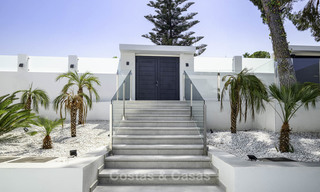 Indrukwekkende en luxueuze eigentijdse designer villa te koop, instapklaar, Nueva Andalucia, Marbella. Verlaagd in prijs. 16151 