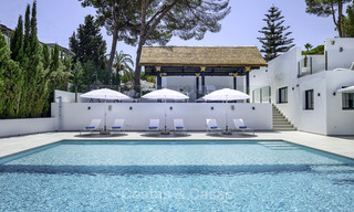 Indrukwekkende en luxueuze eigentijdse designer villa te koop, instapklaar, Nueva Andalucia, Marbella. Verlaagd in prijs. 16194 