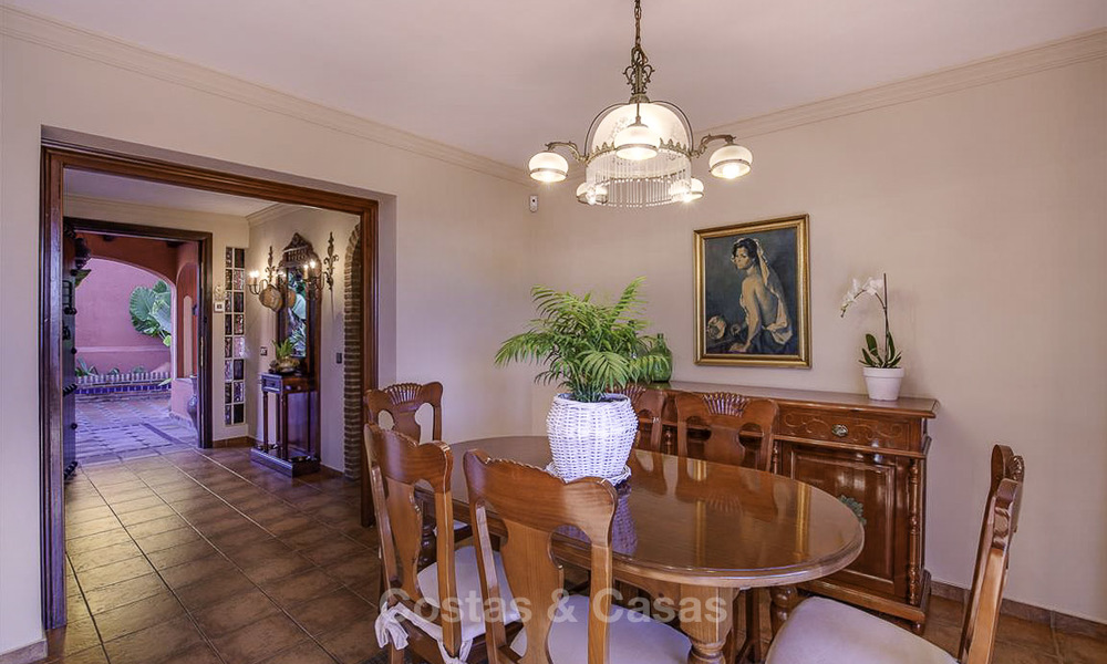 Rustieke Andalusische villa met apart gastenverblijf te koop, in het centrum van Marbella stad 16251