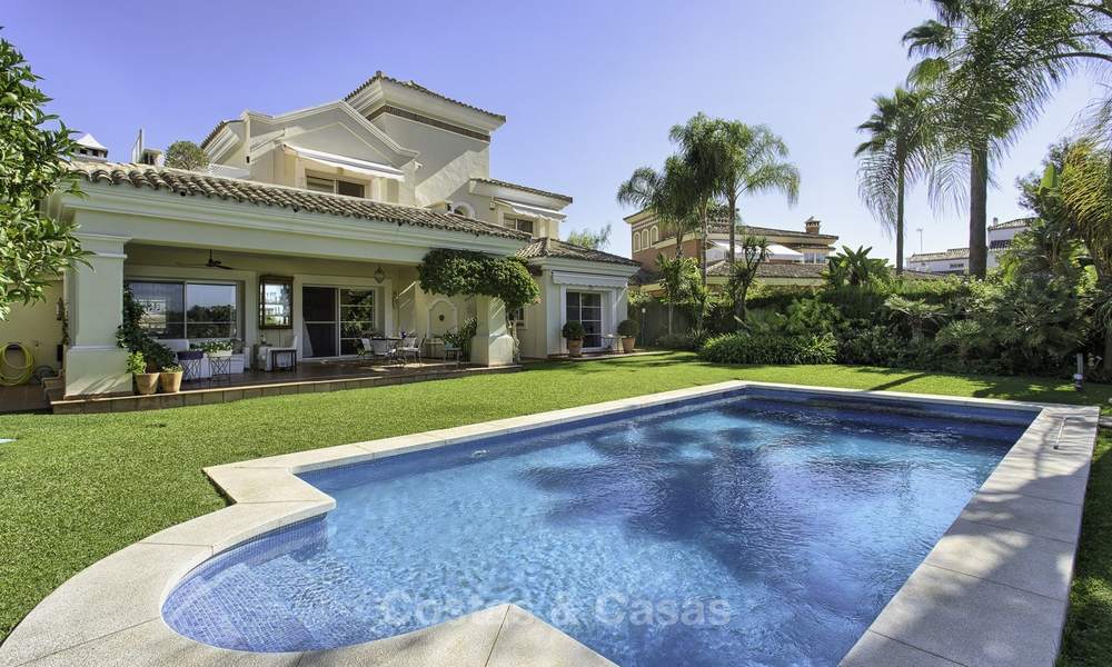 Gezellige modern-Andalusische villa direct aan de prachtige golfbaan te koop, Benahavis - Marbella 16307