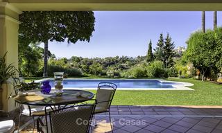Gezellige modern-Andalusische villa direct aan de prachtige golfbaan te koop, Benahavis - Marbella 16310 