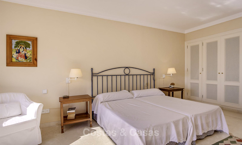 Te koop: eerstelijns golf schakelvilla met 4 slaapkamers op een golfdomein en met zeezicht, in Benahavis - Marbella 16332