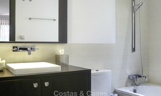Aantrekkelijk modern appartement met zeezicht te koop, in een hoogwaardig residentieel complex, Benahavis - Marbella 16462 