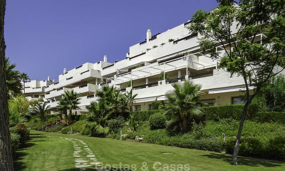 Aantrekkelijk modern appartement met zeezicht te koop, in een hoogwaardig residentieel complex, Benahavis - Marbella 16492