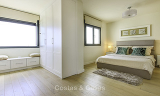 Nieuwe modern-mediterrane vrijstaande villa met zeezicht te koop, op loopafstand van de jachthaven en het strand, Estepona 16533 